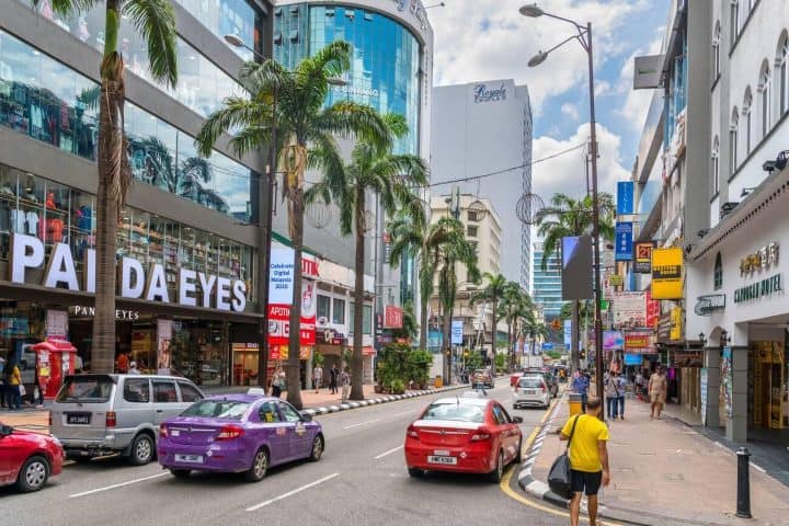 1. Bukit Bintang Street en Kuala Lumpur. Foto - Alamy