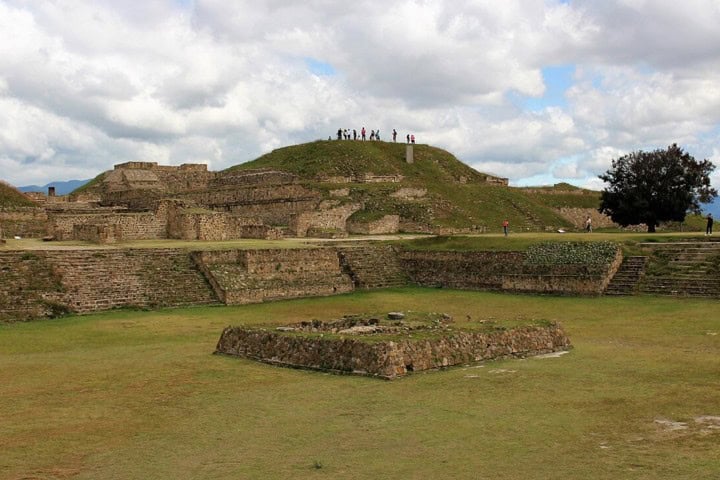 11. Zona Arqueológica de Monte Albán. Foto - Hoteles Camino Real