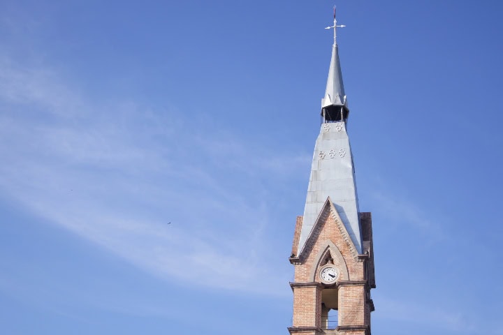 13. Torre de la Parroquia del Señor de la Misericordia. Foto - Gus Espinosa