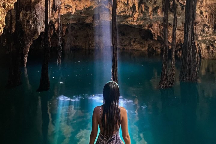 13. Viajera en el Cenote Lu'um. Foto - @visitacaribemex (X)