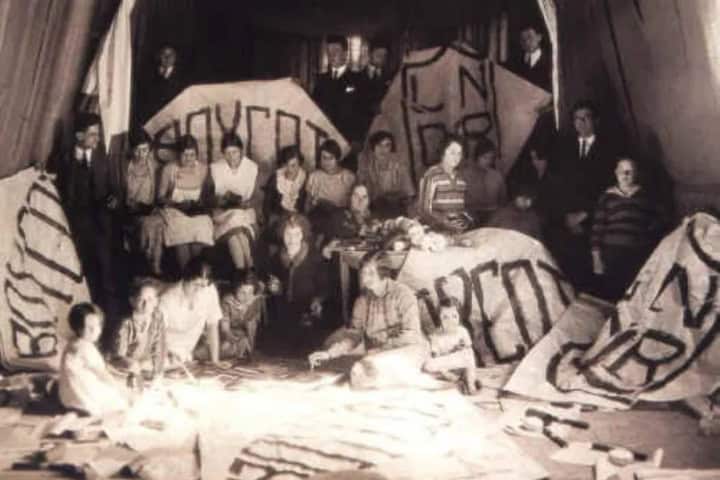 2. Antigua fotografía de un grupo de refugiados de la Guerra Cristera en México. Foto - Wikimedia Commons