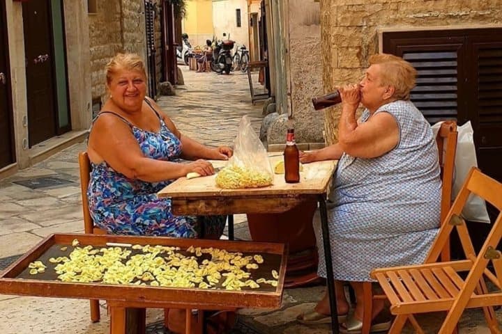 2. Nonnas haciendo pasta. Foto - Vincenzo's Plate (Facebook)
