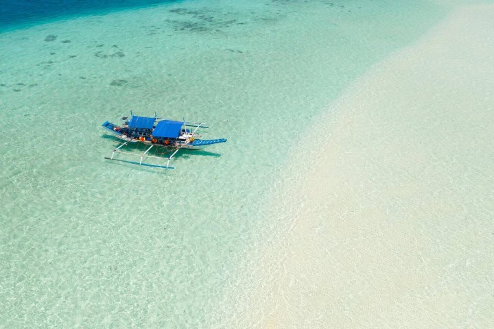 3. Pequeño barco en Balabac. Foto - Alamy