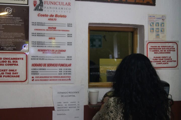 3. Taquilla del funicular. Foto - Gus Espinosa