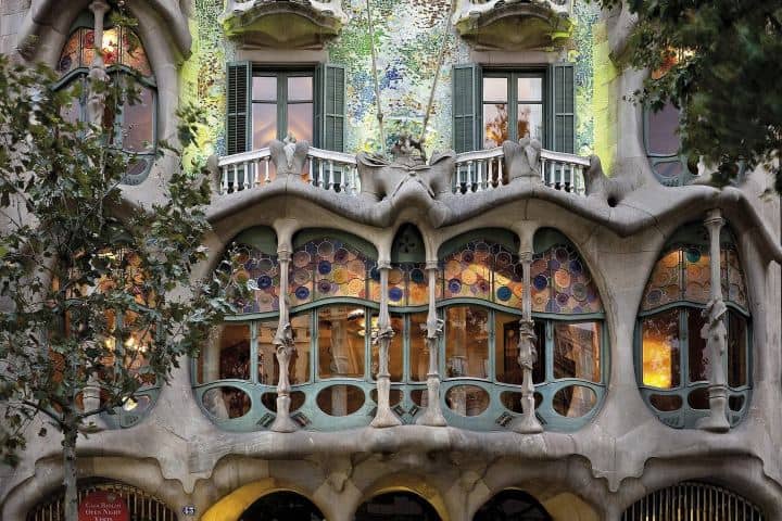 3. Fachada de Casa Batlló. Foto - UQAM