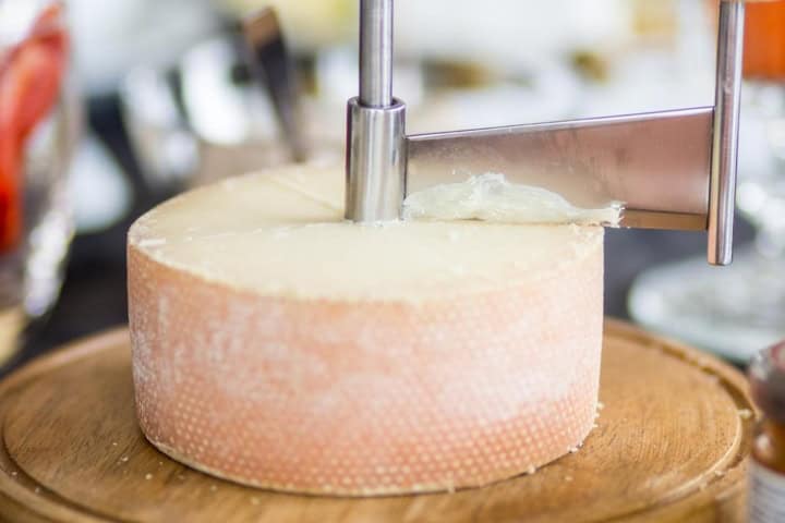 3. Queso suizo Tête de Moine. Foto - Casa Fromager (Facebook)