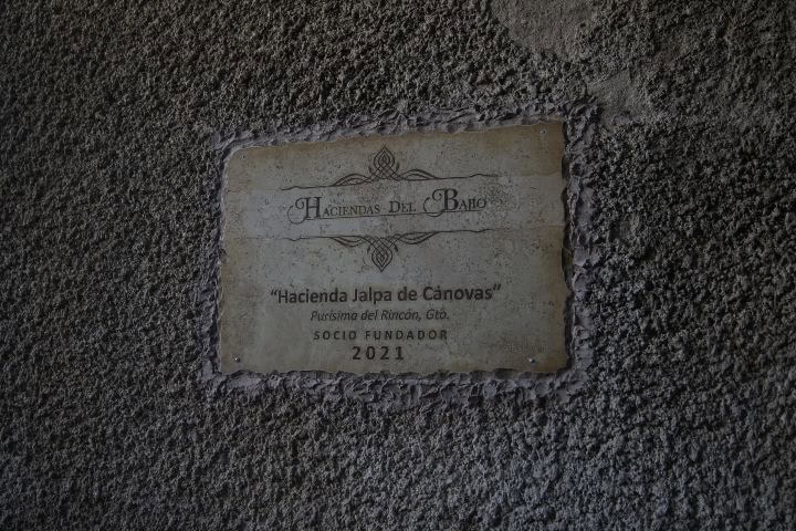 5. Placa de la Exterior de la Hacienda de Cánovas. Foto - Gus Espinosa