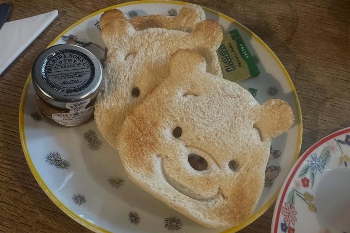 5. Pooh Toast. Foto - @photosbycameron.r (Instagram)