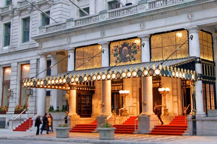 5. Entrada del Plaza Hotel. Foto - Sumptuous Events