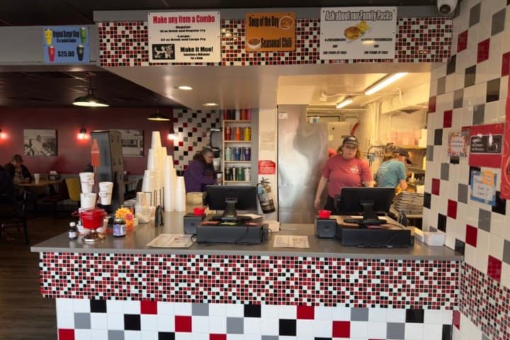 5. Interior del Burger King de Mattoon. Foto - Classic Chicago Magazine