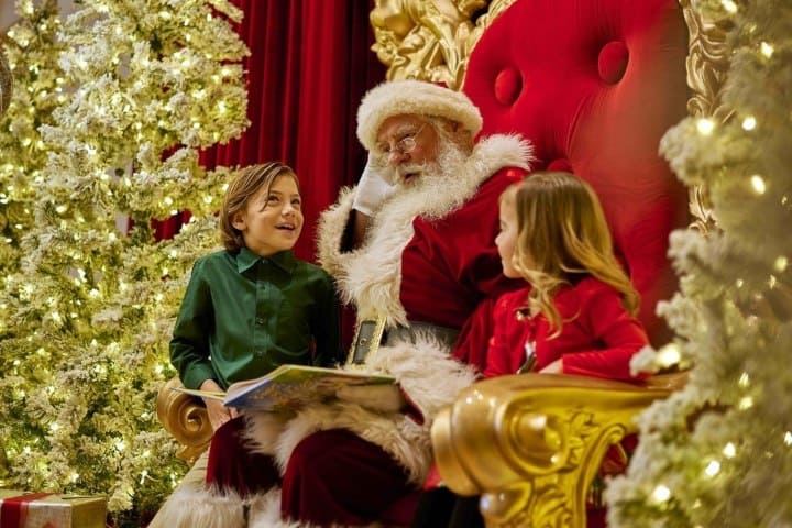 6. Santa Claus en The Peninsula Chicago. Foto - @thepeninsulachi (Instagram)