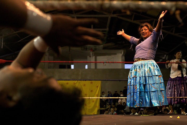 8. Cholita en plena pelea. Foto - Getty Images