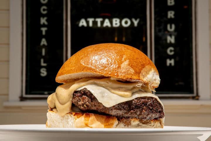 8. Hamburguesa en Cullum’s Attaboy. Foto - @cullumsattaboy (Instagram)