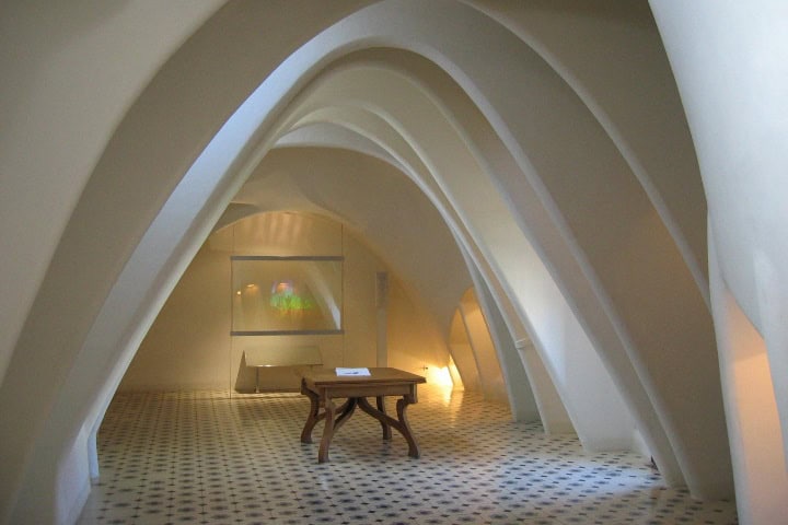 8. Desván. Foto - Wikimedia Commons