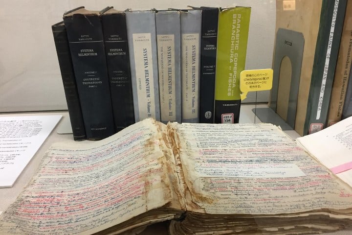 9. Libro exhibido en el Museo Parasitológico de Meguro. Foto - Jonathan Reinarz (Facebook)