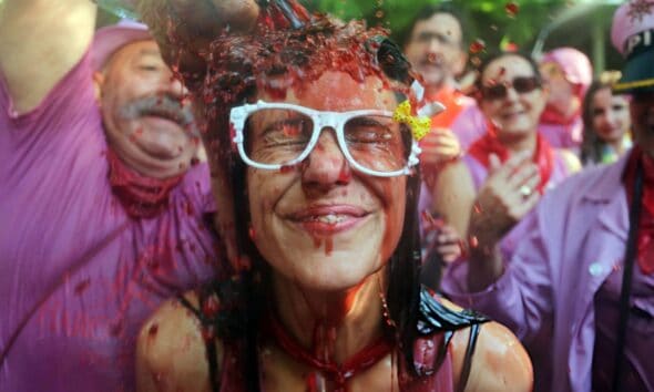 BATALLA DEL VINO EN RIOJA, ESPAÑA