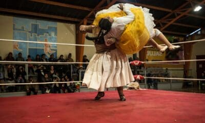 LA LUCHA DE CHOLITAS EN BOLIVIA