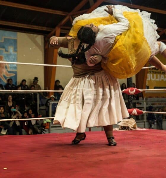 LA LUCHA DE CHOLITAS EN BOLIVIA