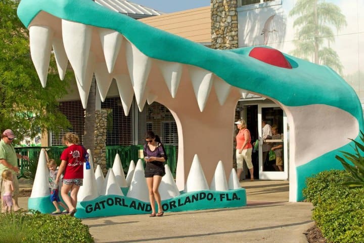 1. Entrada de Gatorland, Florida. Foto - Alamy