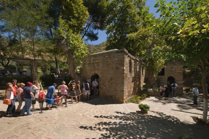 1. Visitantes en Meryem Ana Evi. Foto - Alamy