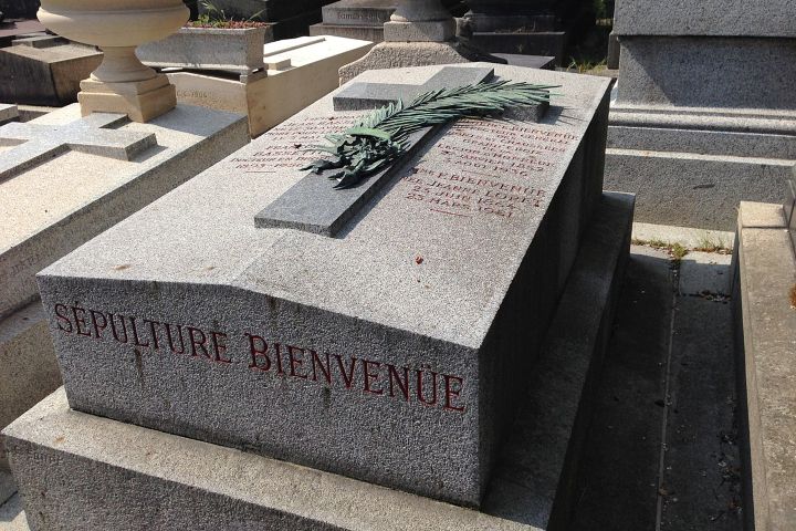 1. Tumba de Fulgance Bienvenue. Foto - Wikimedia Commons