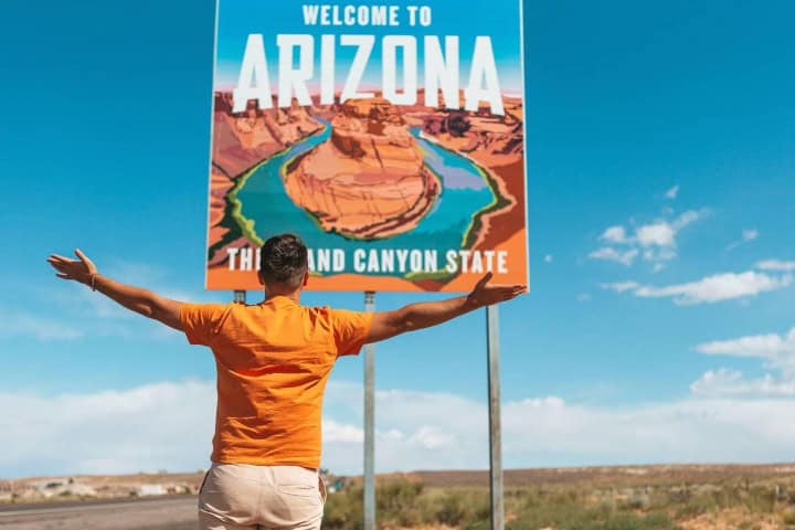1. Viajero llegando al Gran Cañón de Arizona. Foto - Alamy