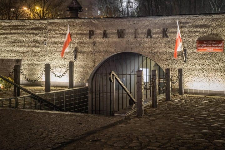 1. Entrada al Museo Prisión de Pawiak. Foto - Alamy