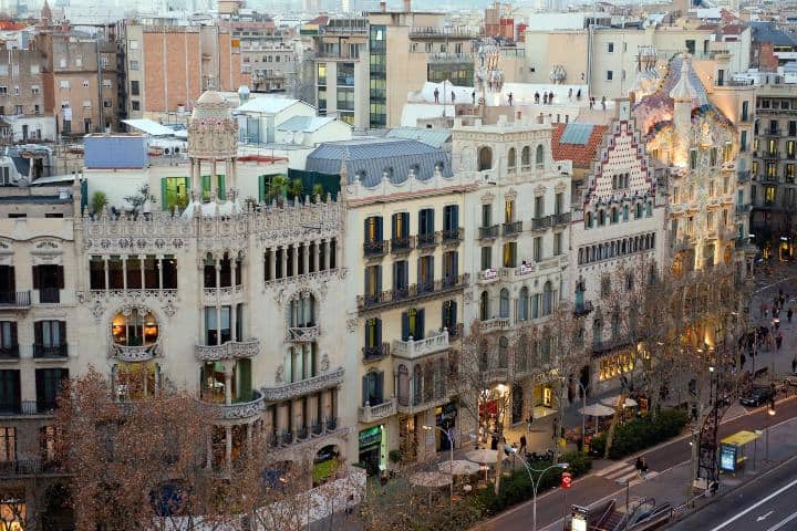 1. La Manzana de la Discordia en Barcelona. Foto - La Casa de la Seda