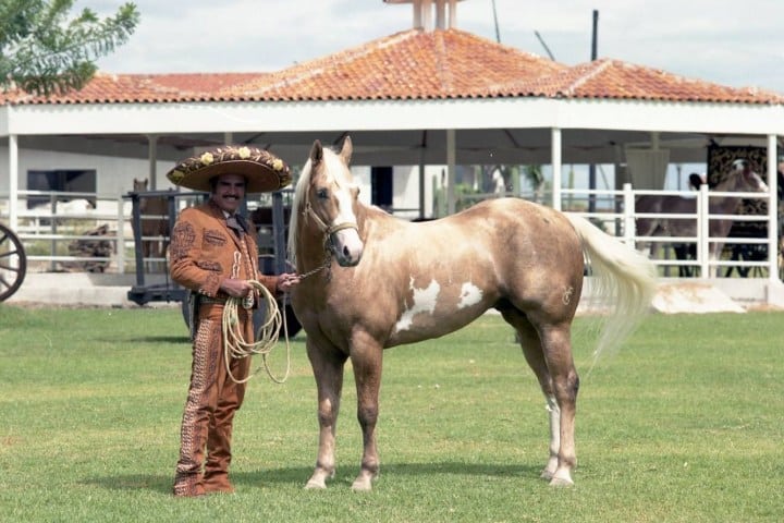 2. Vicente Fernández en su rancho. Foto - Vicente Fernández (Facebook)