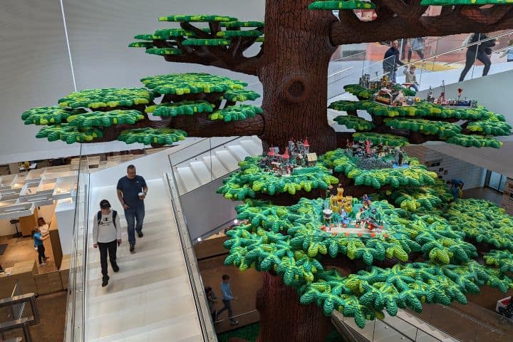 2. Árbol de la creatividad. Foto - Beyond the Brick (Facebook)
