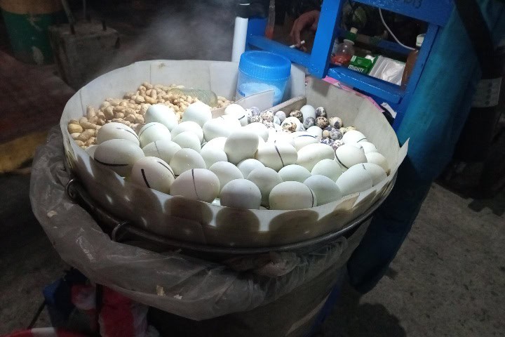 2. Puesto de balut. Foto - u/N207670 (Reddit)