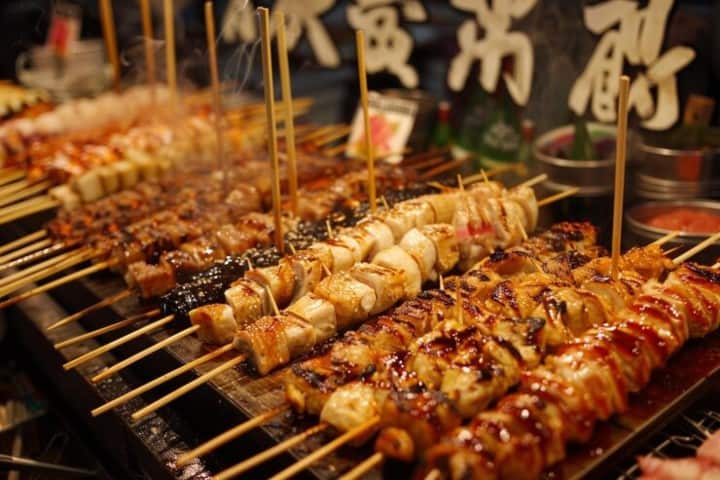 5. Yakitori Torisho. Foto - 京都錦市場商店街 (Calle comercial del mercado Nishiki de Kioto)