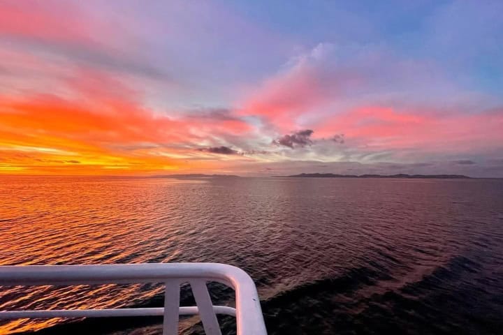 4. Vistas desde el Puerto San Carlos. Foto - @the.daily.bosun (Instagram)
