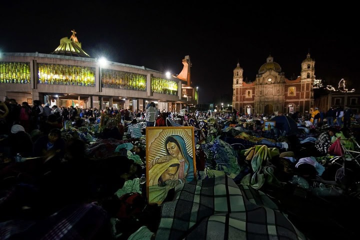 4. Peregrinos en la Plaza Mariana. Foto - Getty Images