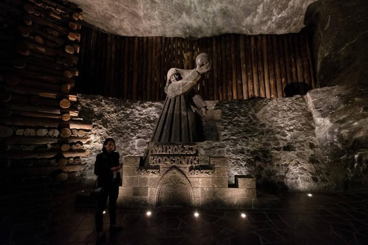4. Escultura de Copérnico en la mina de Wieliczka. Foto - Alamy