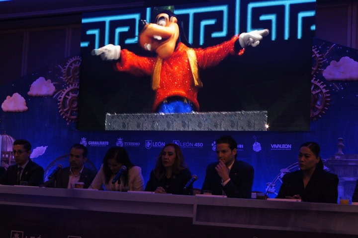 4. Anuncio de en “Donde Nacen los Sueños” en la conferencia de la Feria de León 2026. Foto - Gus Espinosa