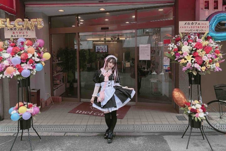 5. Bienvenida en un maid café. Foto - livedoor