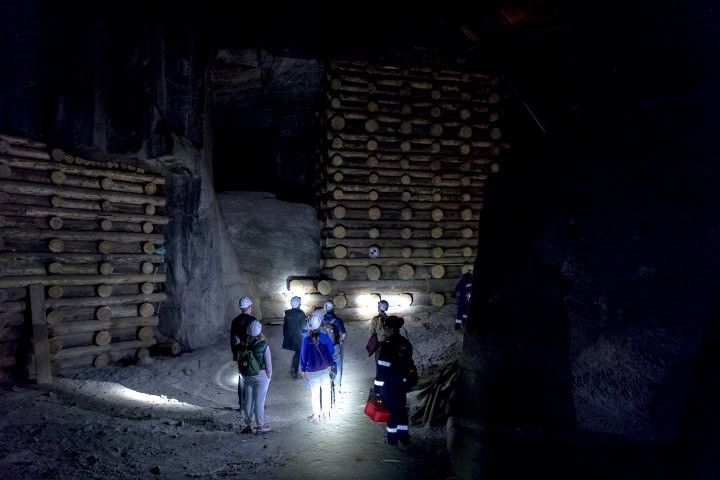 5. Visitantes en la mina de sal de Wieliczka. Foto - Kopalnia Soli "Wieliczka" (Facebook)