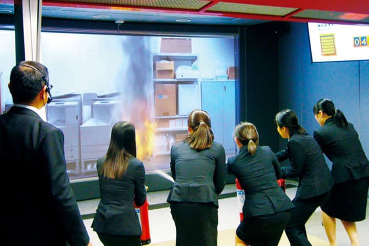 5. Simulación de uso de extintores. Foto - tokyo.lg.jp