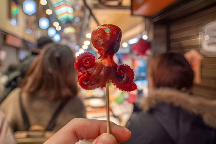 6. Tako Tamago en el Mercado de Nishiki. Foto - iStock