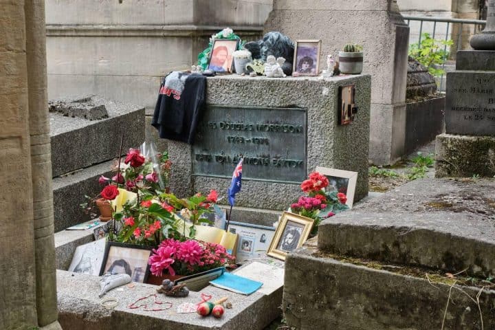 6. Tumba de Jim Morrison. Foto - Alamy