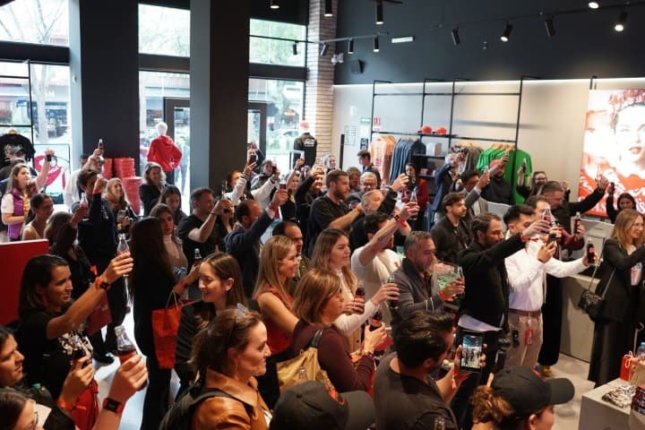 6. Visitantes en House of Coca-Cola. Foto - Jamie Ludwick Jamie (LinkedIn)