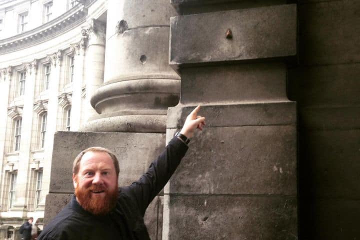 7. Viajero tras encontrar una Nariz de Soho. Foto - @jo_southern (Instagram)