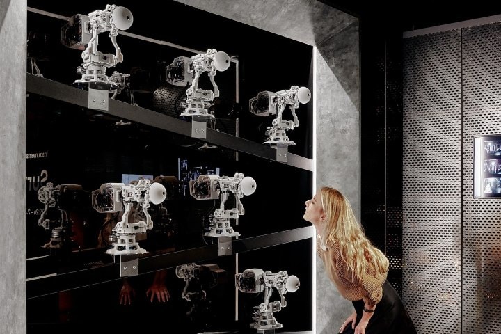 7. Cámaras en “Instruments of Surveillance” (exhibición temporal). Foto - @ncm_melbourne (Instagram)