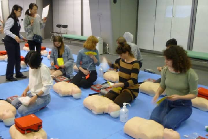 7. Actividad de primeros auxilios. Foto - GEIDAI×GLOBAL