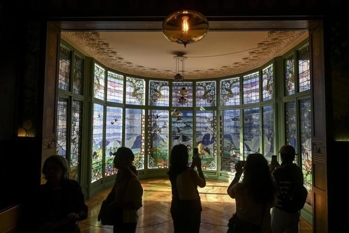 8. Visitantes en la Casa Lléo Morera. Foto - Elperiódico