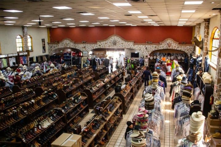 8. Tienda de Artesanías Los Tres Potrillos. Foto - @cuarto_de_milla_rv (Instagram)