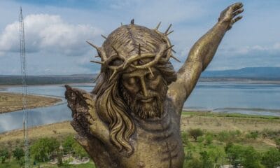 EL CRISTO ROTO