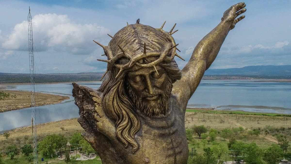 EL CRISTO ROTO