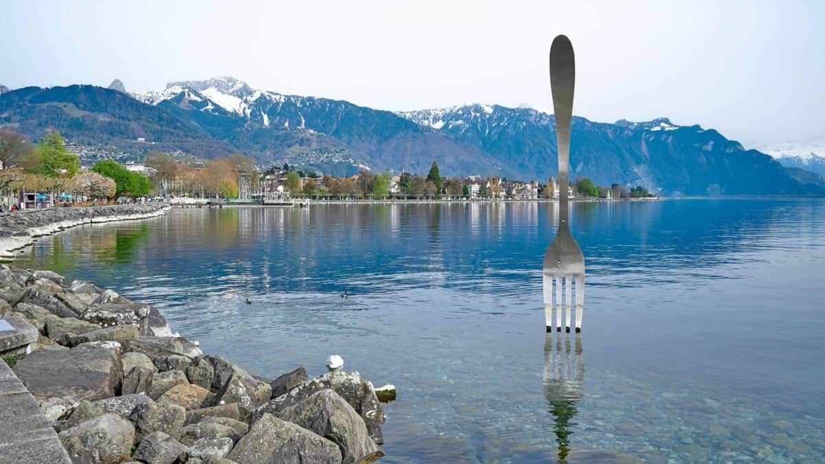 EL TENEDOR GIGANTE DE VEVEY